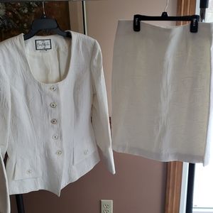 Mary McFadden White Skirt Suite, Sixe 14